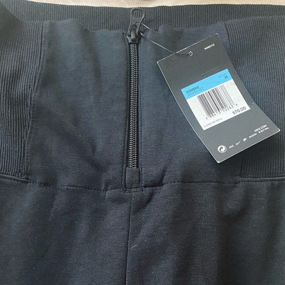 Nike jogger with mesh panel & zipper - Picture 2 of 3